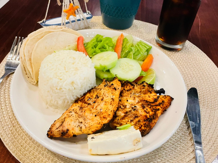 E. Almuerzo Ejecutivo con Pollo